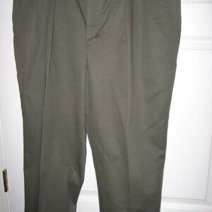 Savane Pleated Front Khaki Pants Men's 42 x 24 OD Green